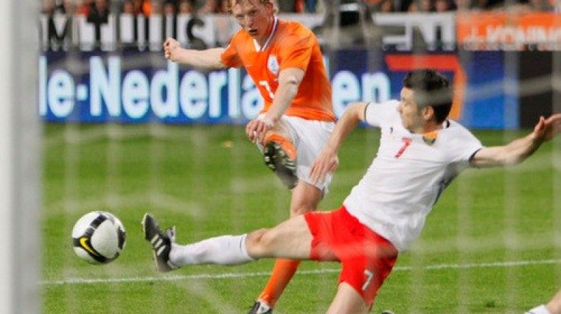 Dirks Kuits gūst vārtus
Foto: AP