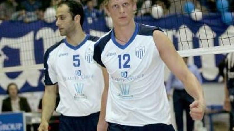 Valters Ramma (pa labi)
Foto: www.24sports.com.cy