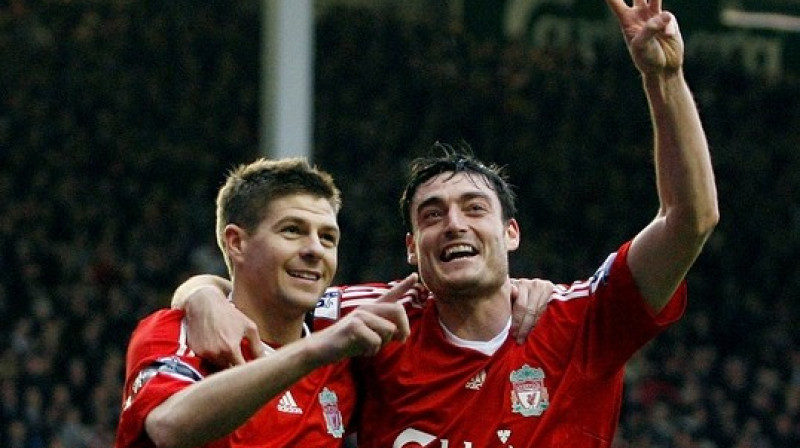 Stīvens Džerards un Alberts Riera
Foto: AP