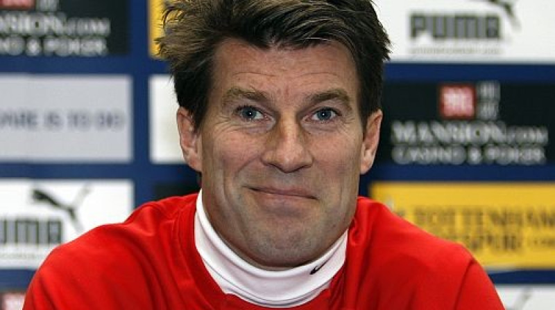 Mikaels Laudrups vēl smaidīgs
Foto: AP