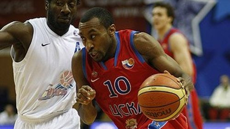 Kērtiss Miledžs un Dž. R. Holdens
Foto: cskabasket.com