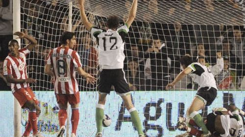 "Racing" futbolisti nule kā guvuši pirmos vārtus
Foto: AFP