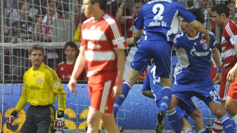 "Bayern" tikko ielaidusi vārtus; "Schalke 04" svin
Foto: AP