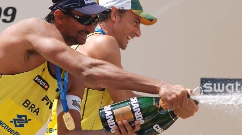 Uzvarētāju šampanieša šaltis
Foto: fivb.org