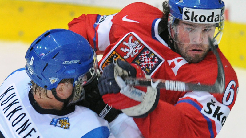 Lasse Kukonens pret Jaromiru Jāgru
Foto: AFP