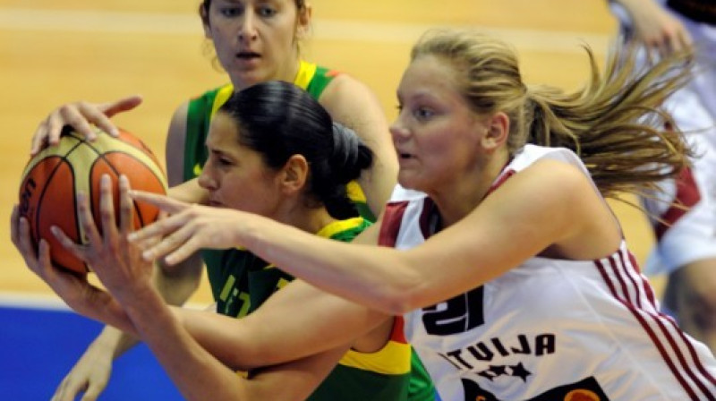 Sabīne Niedola
Foto: Romāns Kokšarovs, Sporta Avīze, f64