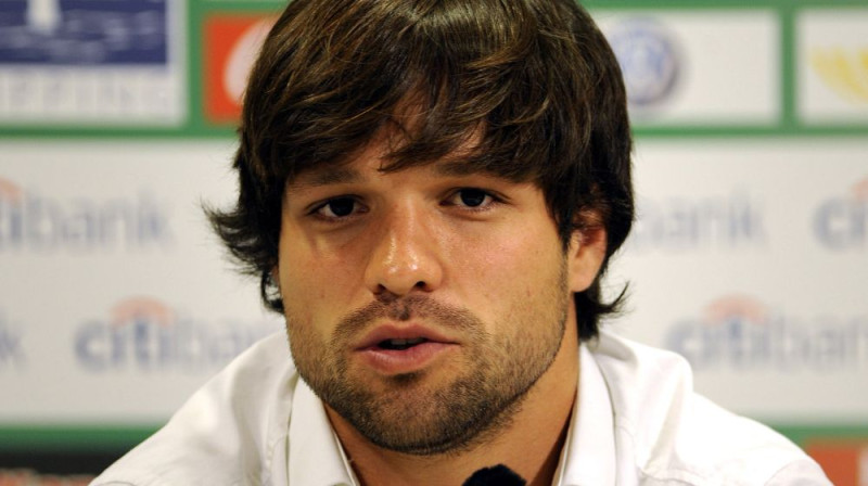 Diego vakar preses konferencē
Foto: AP