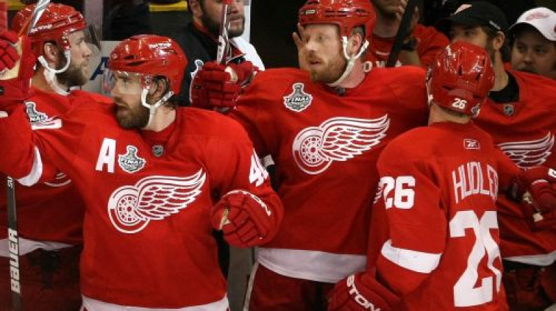 "Red Wings" hokejistu prieks
Foto: AFP