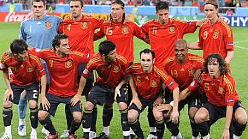 Spānijas izlases pērnā gada Eiropas čempionātā
Foto: AFP