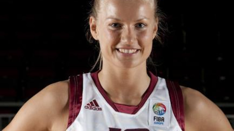Dita Krūmberga, Latvijas čempionāta 2008./2009. gada regulārās sezonas uzvarētāja "TTT Rīga" sastāvā
Foto: EuroBasketWomen2009.com