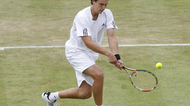 Ernests Gulbis nākošnedēļ pēc gada pārtaukuma spēlēs zālāja laukumos
Foto: TopFoto