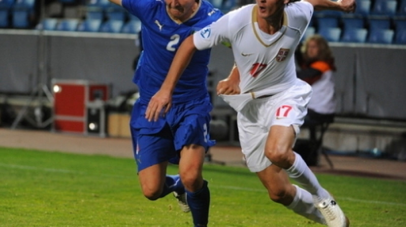 Divcīņa starp Marko Motu (pa kreisi) un Nemanju Matiču
Foto: Scanpix Sweden