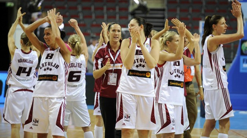 Latvijas sieviešu basketbola izlase
Foto: Romāns Kokšarovs, Sporta Avīze, f64