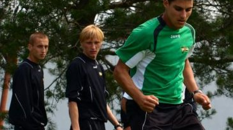 "Lechia" treniņš; Ivans Lukjanovs vidū
Foto: www.lechia.pl