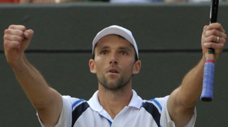 Ivo Karlovičs centīsies "noservēt" arī Rodžeru Federeru
Foto: AFP