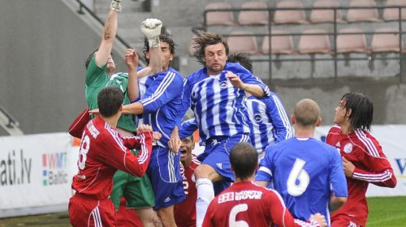 "Skonto" pret "Metalurgu"
Foto: Romualds Vambuts, eSports.lv