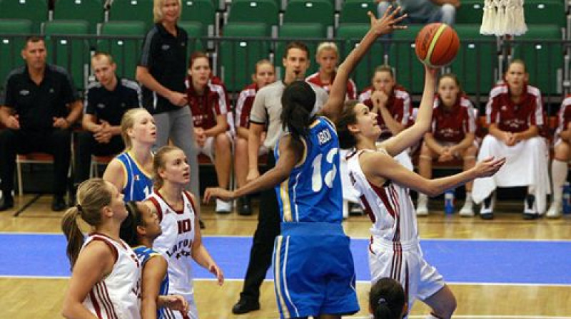 Latvijas U-18 kopējiem spēkiem jācīnās par uzvaru
Foto: www.fibaeurope.com
