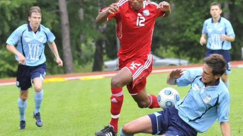 "Jūrmalai" aizsardzībā pret Žunioru klājās smagi
Foto: Romualds Vambuts, eSports.lv