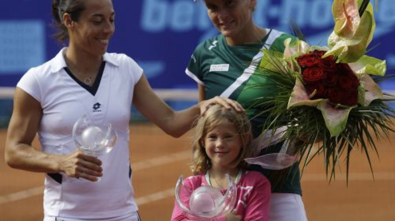 Frančeska Skjavone un Sibille Bammere
Foto: AFP