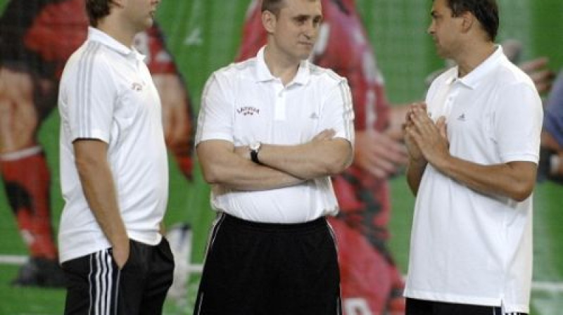 Izlases treneru kolektīvs - Edmunds Valeiko, Ķēstutis Kemzura un Igors Miglinieks
Foto: Romāns Kokšarovs, Sporta Avīze, f64
