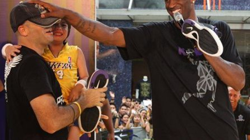 Kobe Braients (no labās)
Foto: AP