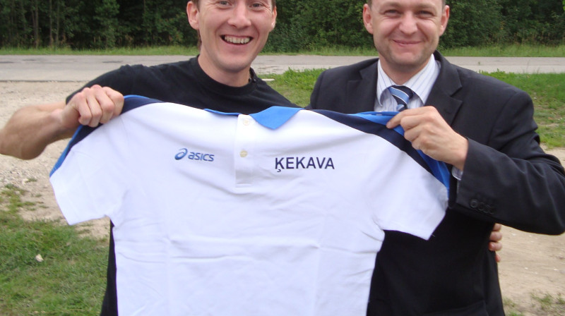 "Ķekava" menedžeris Kristens Rubenis un jaunais 
galvenais treneris Sergejs Aleksandrovs