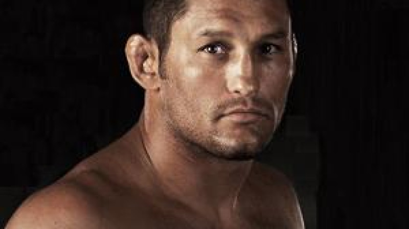 Dens Hendersons
Foto: mmastop.com