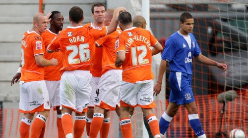 "Blackpool" futbolisti atzīmē vārtu guvumu
Foto: PA Wire