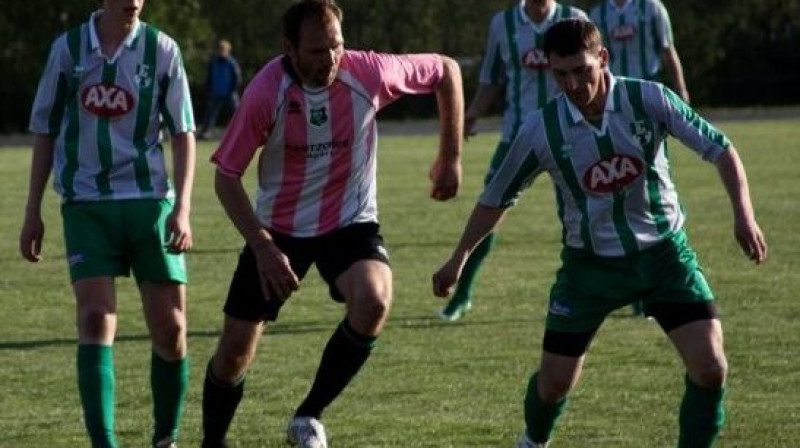 Gatis Kalniņš ("Auda") tukumnieku ielenkumā
Foto: Indra Vitmane