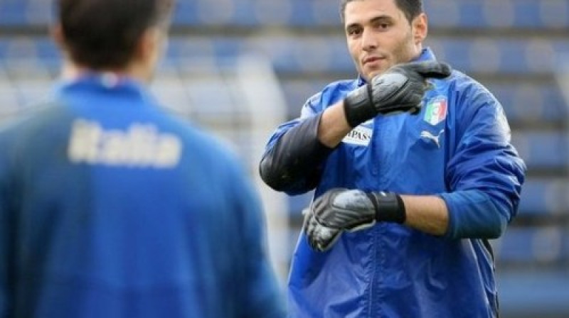 Marko Amelija turpmāk sargās "Genoa" vārtus
Foto: digitale