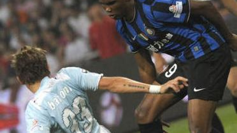 Eto'O iesita, tomēr tas nelīdzēja
Foto: AFP