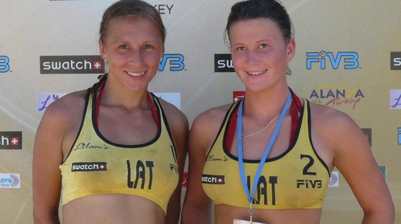 Laura Avena un Ilze Liepiņlauska
Foto: www.fivb.com