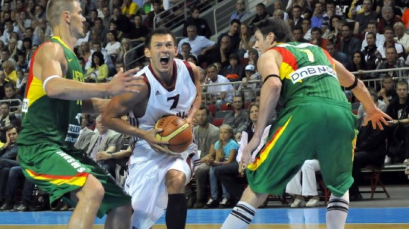 Jānis Blūms vairākus sāncenšu spēlētājus iepazinis ACB līgas spēlēs
Foto: Romualds Vambuts, eSports.lv
