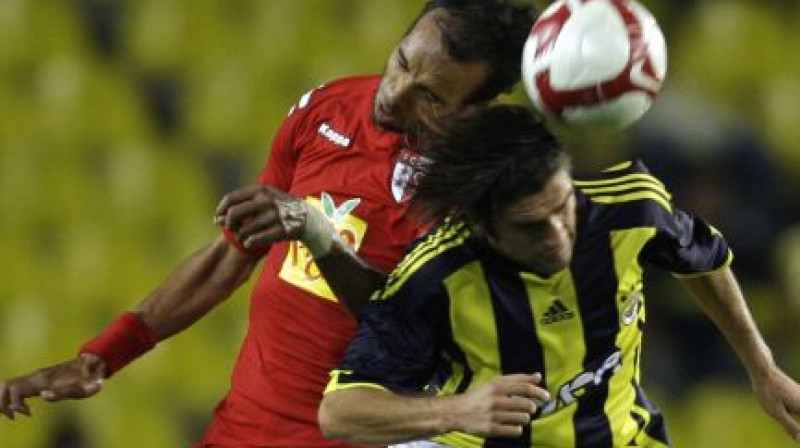 Divcīņa "Fenerbahce" - "Sion" spēles laikā
Foto: AP