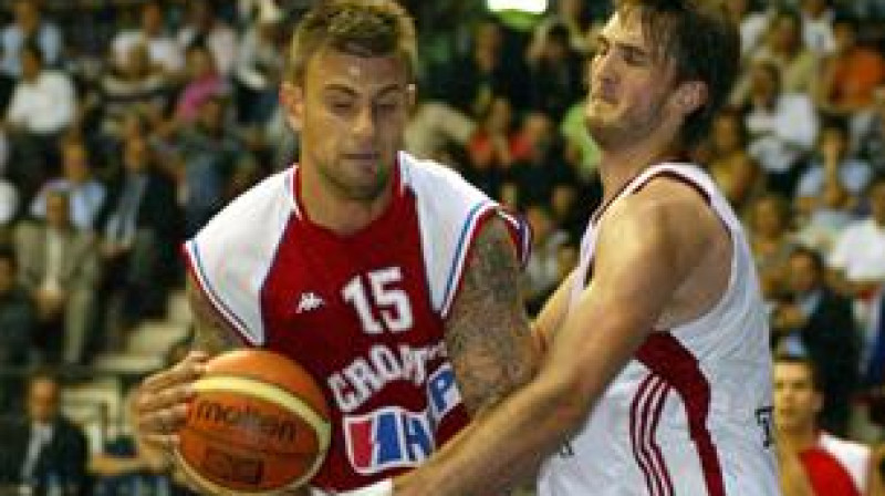 Uzbrukumā Mario Kašuns
Foto: www.efesworldcup.com
