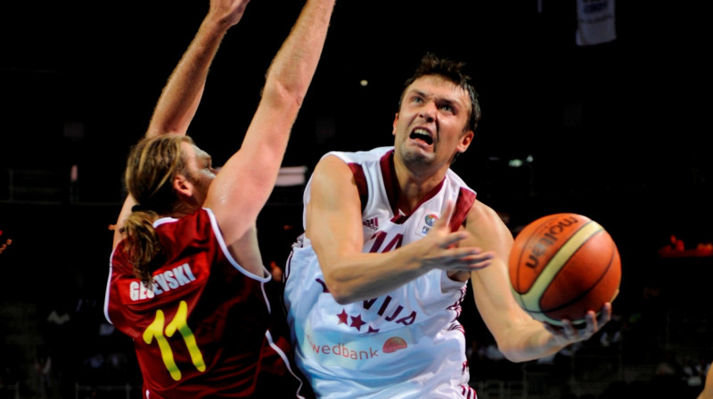 Kristaps Janičenoks pret Todoru Gečevski EČ kvalifikācijas turnīrā
Foto: Romāns Kokšarovs, Sporta Avīze, f64