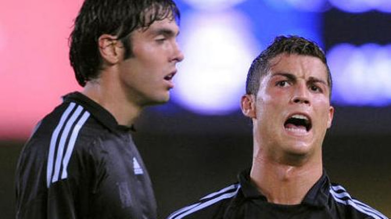Kakā un Krištianu Ronaldu "Real" formā
Foto: AFP