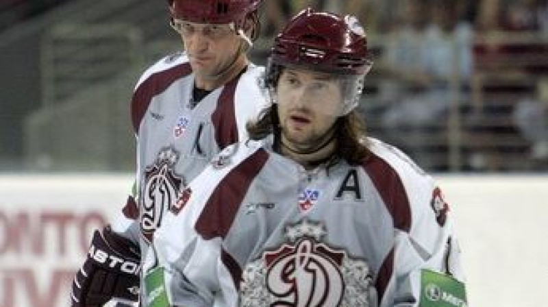 Sandis Ozoliņš un Aleksandrs Ņiživijs
Foto: Romāns Kokšarovs, Sporta Avīze, f64