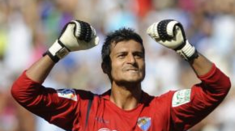 "Malaga" vārtsargs līksmo pēc komandas biedra vārtu guvuma
Foto: AFP