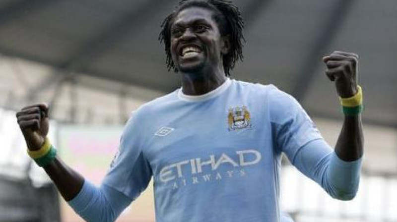 Emanuels Adebajors iesita gan savos, gan ''Chelsea'' vārtos
Foto: AP/Scanpix