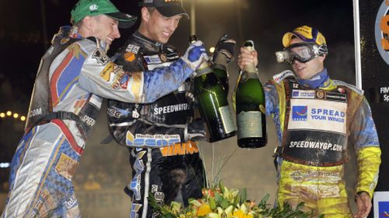 Laimīgais trijnieks - Rune Holta, Andreass Junsons un Kenets Bjere
Foto: AFP