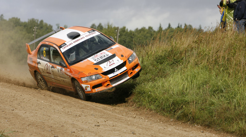 Māris Neikšāns/Raivis Jansons Vecpils ātrumposmā 
Foto: Jānis Barbars, www.rallyemotions.net