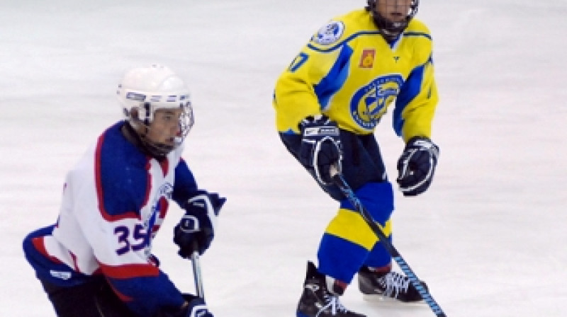 Priekšplānā Edgars Siksna
Foto: www.liepajniekiem.lv