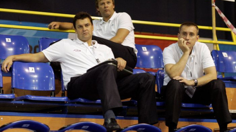 Latvijas izlases treneru štābs Eiropas čempionātā noskatās, kā piepildās - šoreiz būs nekad...

Foto: Romāns Kokšarovs, Sporta Avīze, f64
