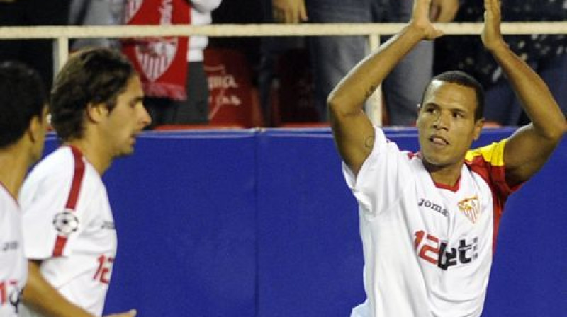 Luišs Fabiano savus pirmos vārtus jau guvis
Foto: AFP