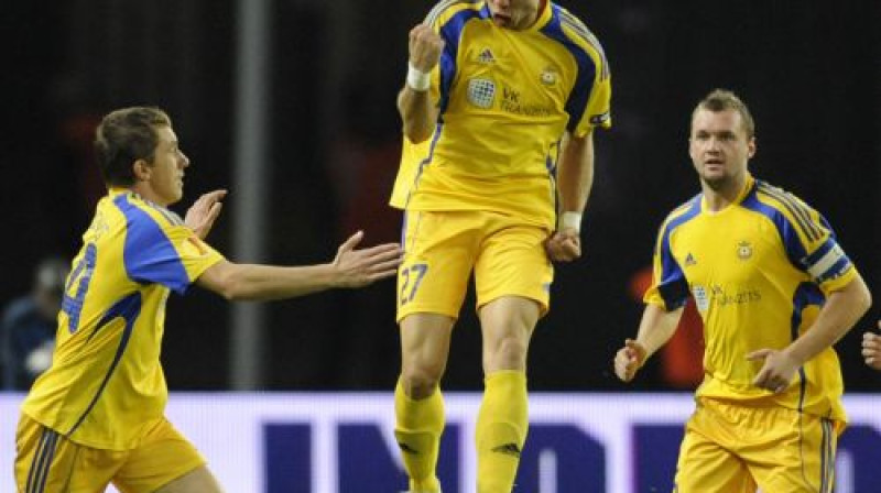 Эдгарс Гаурачс празднует гол в Берлине
Фото: AFP