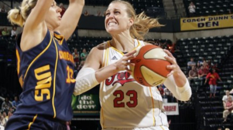 Keitija Daglasa aizvedusi "Fever" līdz Austrumu finālam
Foto: WNBA.com