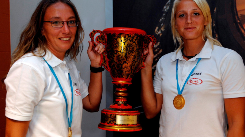 Inguna Minusa un Inese Jursone - Eiropas čempiones
Foto: Romāns Kokšarovs, Sporta Avīze, f64