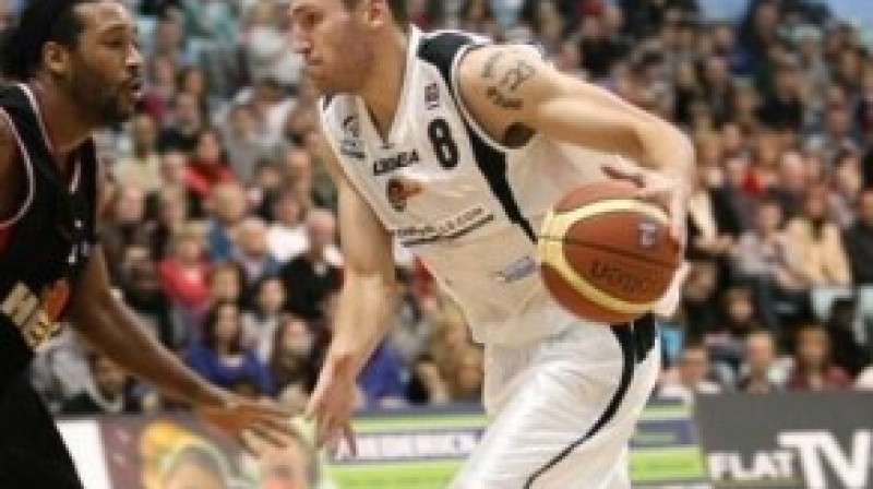 Jānis Ivanovskis pērn cīņā zem groziem bija trešais sekmīgākais spēlētājs BBL, vidēji izcīnot 9,8 atlēkušās bumbas