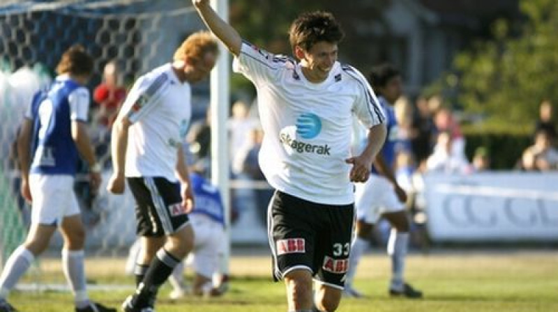 Kenets Dokens 
Foto: www.toppfotball.no